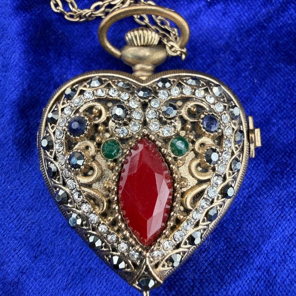 Vintage Sarah Coventry Pocket Watch Pendant Heart Gold Tone Rhinestone‎ 32
